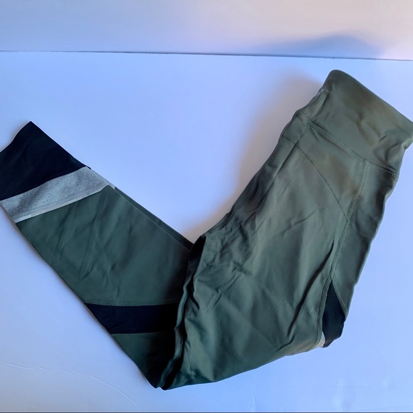 NEW CALVIN KLEIN PERFORMANCE LEGGINGS - Picture 4 of 16